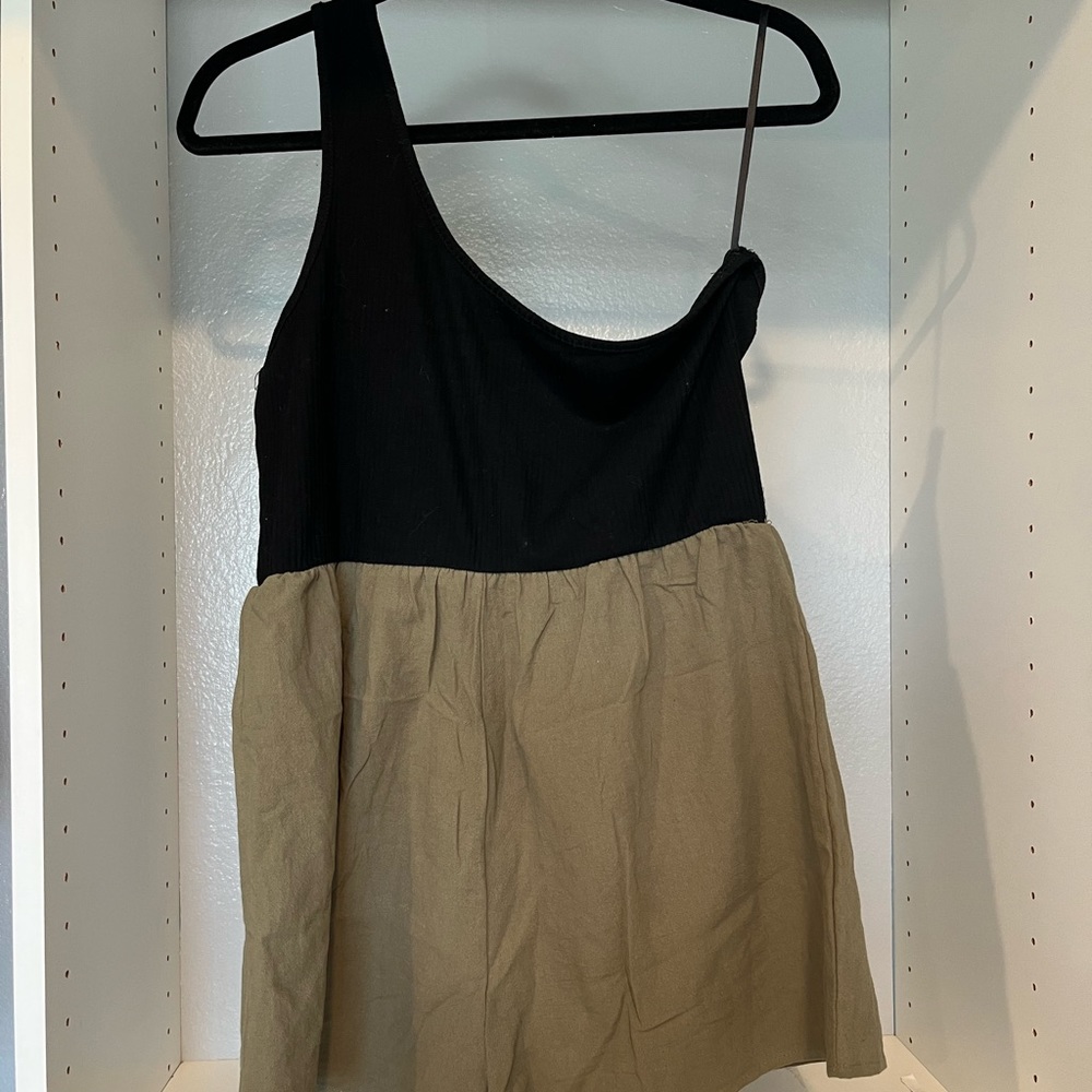 One shoulder romper